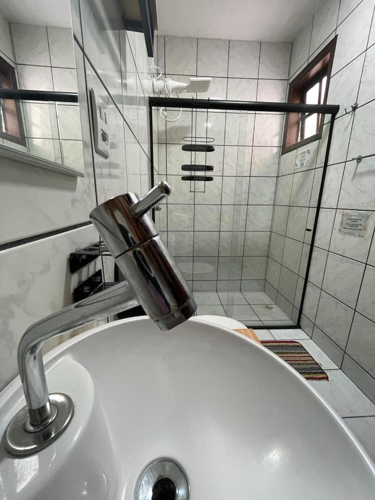 Mahalo Hostel Vila do Abraao Екстер'єр фото