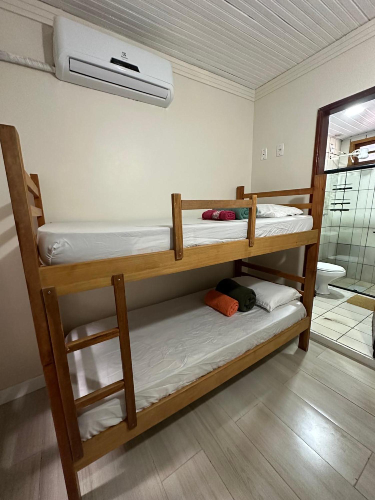 Mahalo Hostel Vila do Abraao Екстер'єр фото