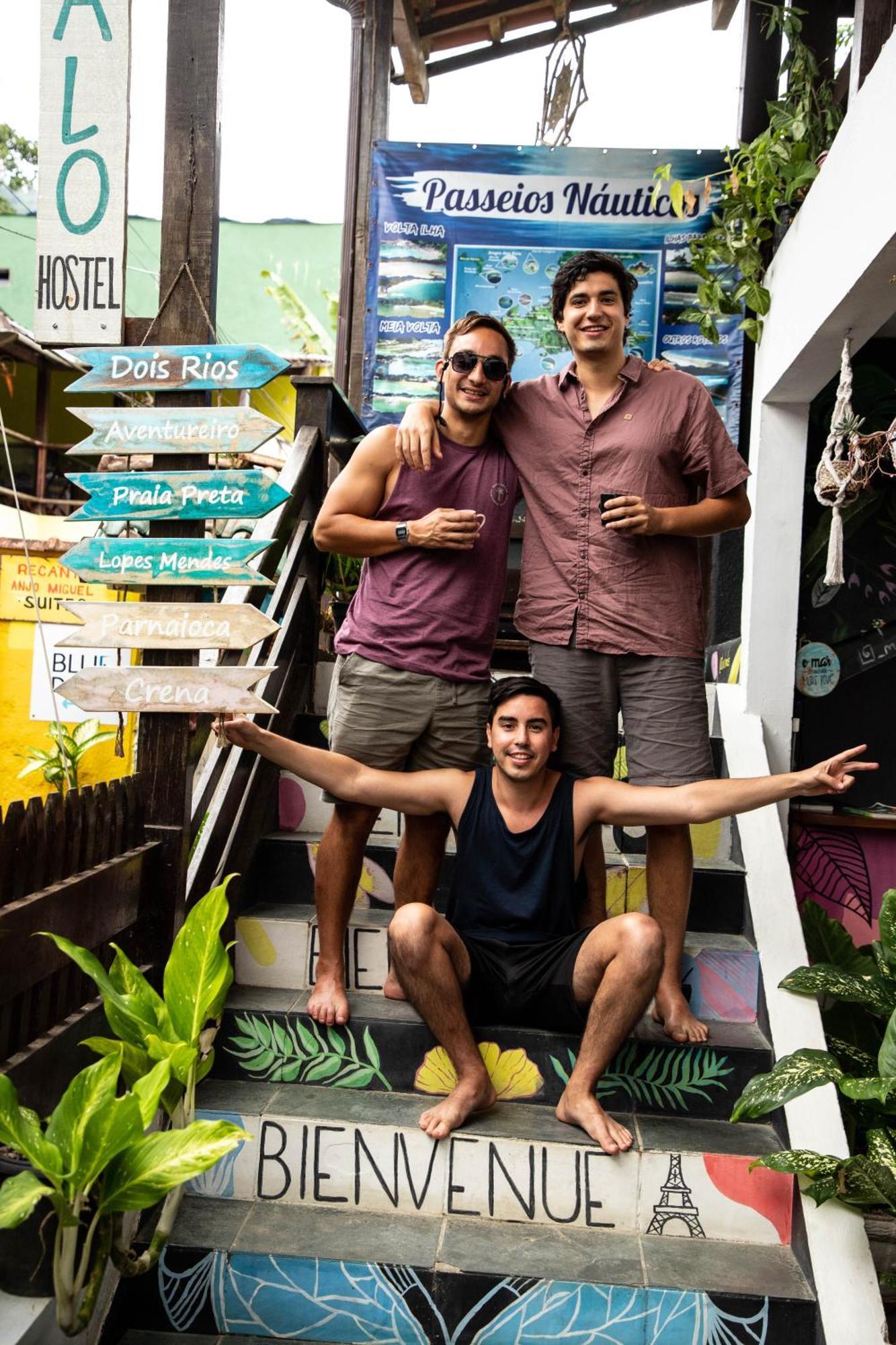 Mahalo Hostel Vila do Abraao Екстер'єр фото