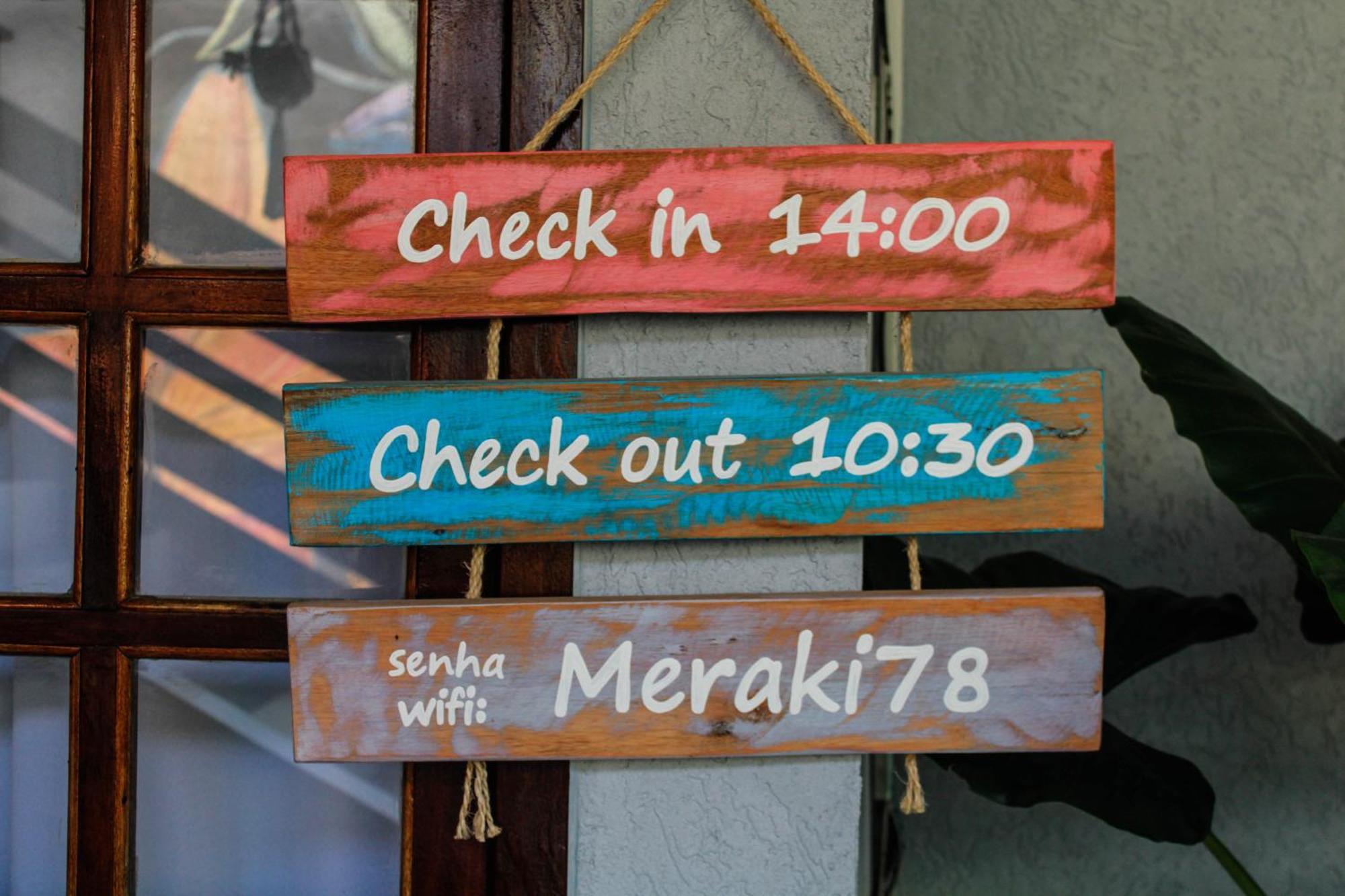 Mahalo Hostel Vila do Abraao Екстер'єр фото